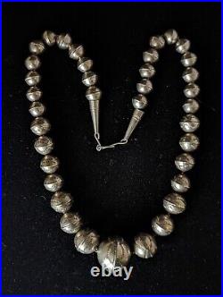 Native American Navajo Stamped Sterling Silver Graduated Pearl Bead Necklace 18