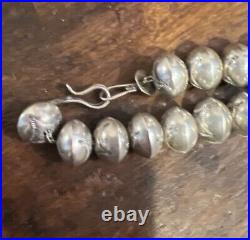 Navajo Pearls Sterling Silver Graduated Necklace Native American 125 G 29 Signe