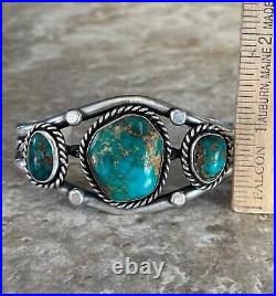 Vintage Native American Navajo Turquoise Sterling Silver bracelet