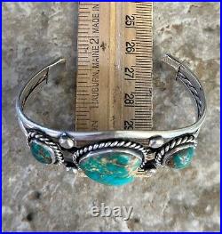 Vintage Native American Navajo Turquoise Sterling Silver bracelet